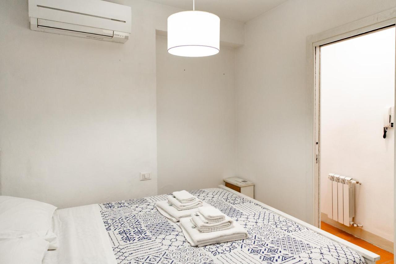 Graceful Apartment In The Heart Of Флоренция Екстериор снимка