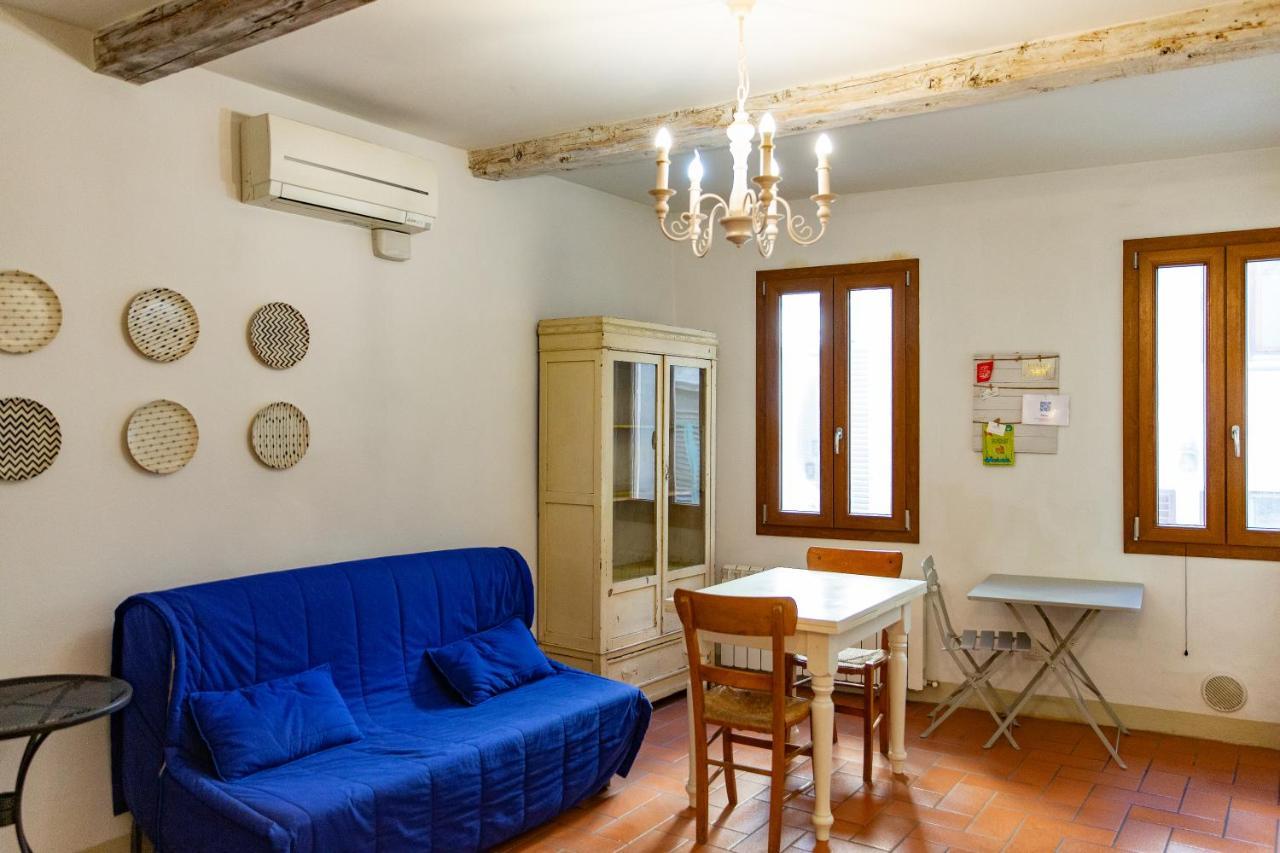 Graceful Apartment In The Heart Of Флоренция Екстериор снимка